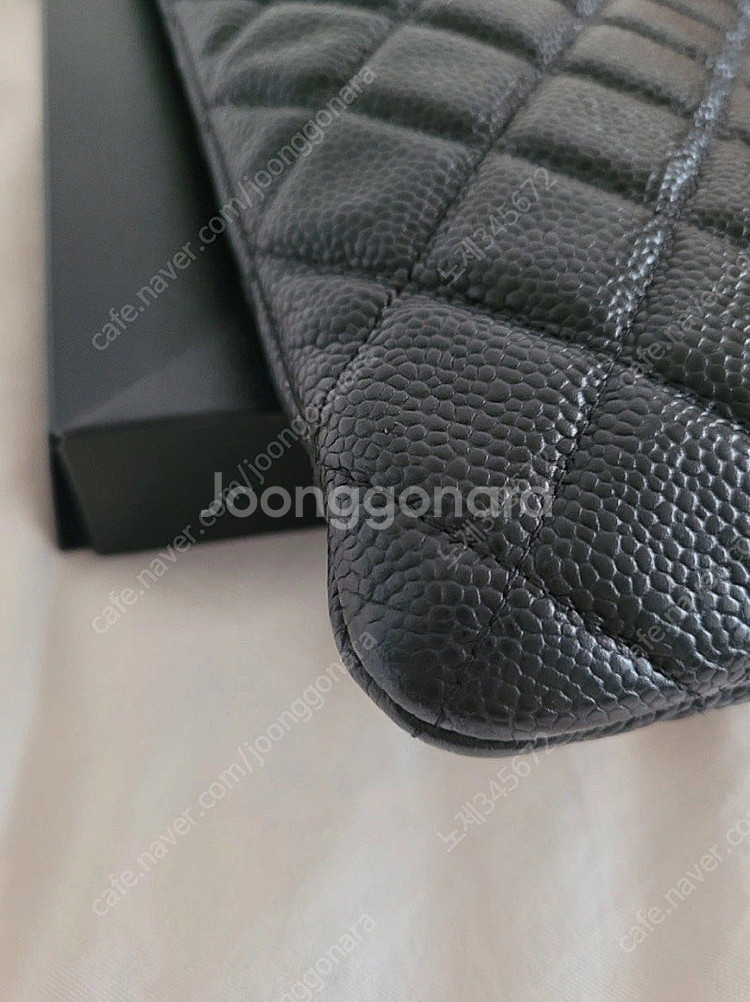 샤넬 클래식 클러치 라지 금장 캐비어--1