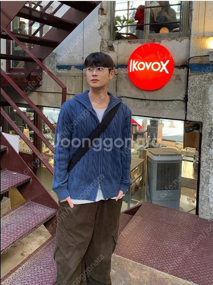 프리미엄 하이넥 꽈배기 풀집업 니트 가디건 네이비--1