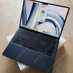 부산 맥북에어 M2 8GB / 256GB 배터리99% 풀박 팝니다.