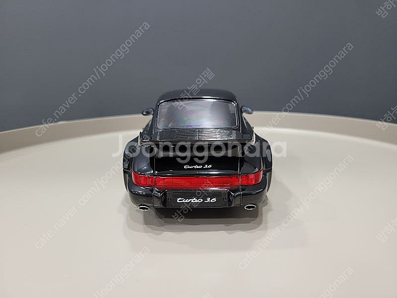 1:18 다이캐스트 포르쉐 911 여러대 판매합니다.--4
