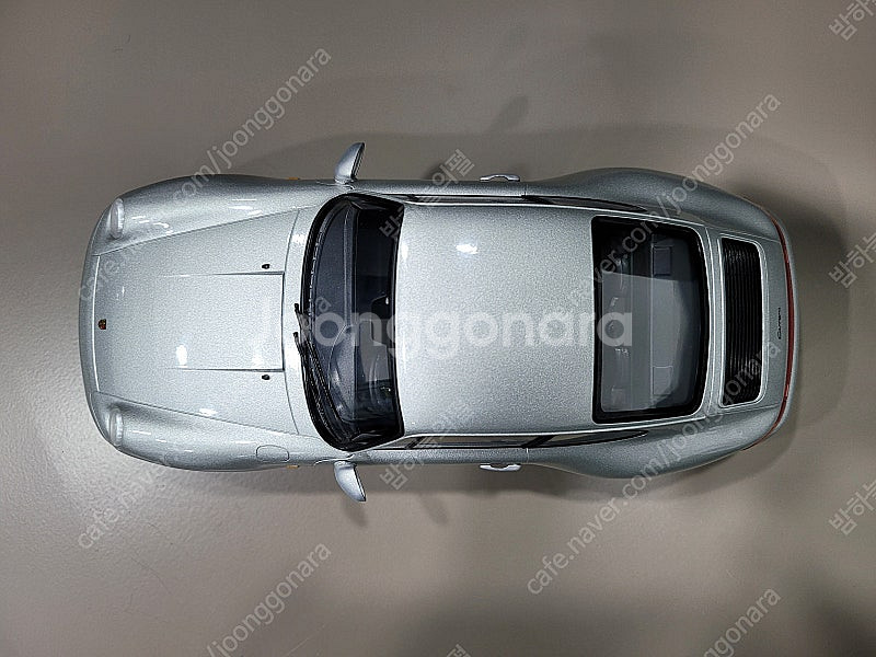 1:18 다이캐스트 포르쉐 911 여러대 판매합니다.--9