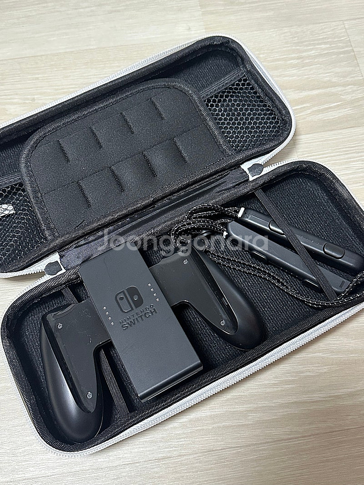 닌텐도 스위치 OLED 화이트 판매+ 파우치 포함)--2