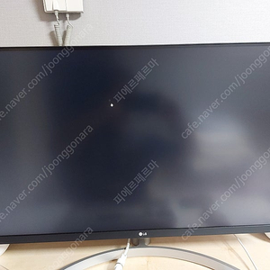 LG 32UN650 32인치 UHD 팝니다.