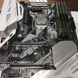 8700K Z370 DDR4 32G 팝니다