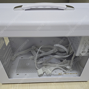 파워 트레인 P60 케이스(White) + 550W 파워(White)