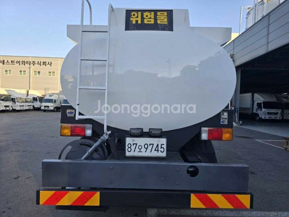 5톤탱크로리 현대메가트럭 유조차 중고 판매 매매--4