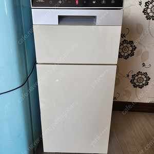 쿠스토 쌀냉장고 KAR-300RB 모델입니다 - 25L 용량 - 220V, 60Hz - 소비전력 192W - 쌀 보관 및 자동 계량 기능 - 냉장 기능 중간지점 거래가능합니다.