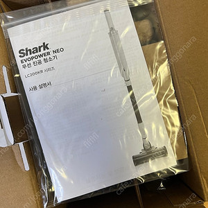 샤크 에보파워 시스템 NEO 무선 핸디+스틱청소기 LC200KR 아이보리 판매합니다.