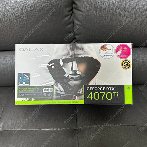 갤럭시 RTX 4070Ti 화이트