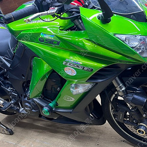 가와사키 z1000sx 14년식 엔진 컨디션 좋은 지숙이 팝니다.
