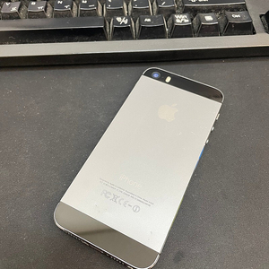 아이폰5S 그레이 16GB 해외판 가성비좋은 중고8만팝니다
