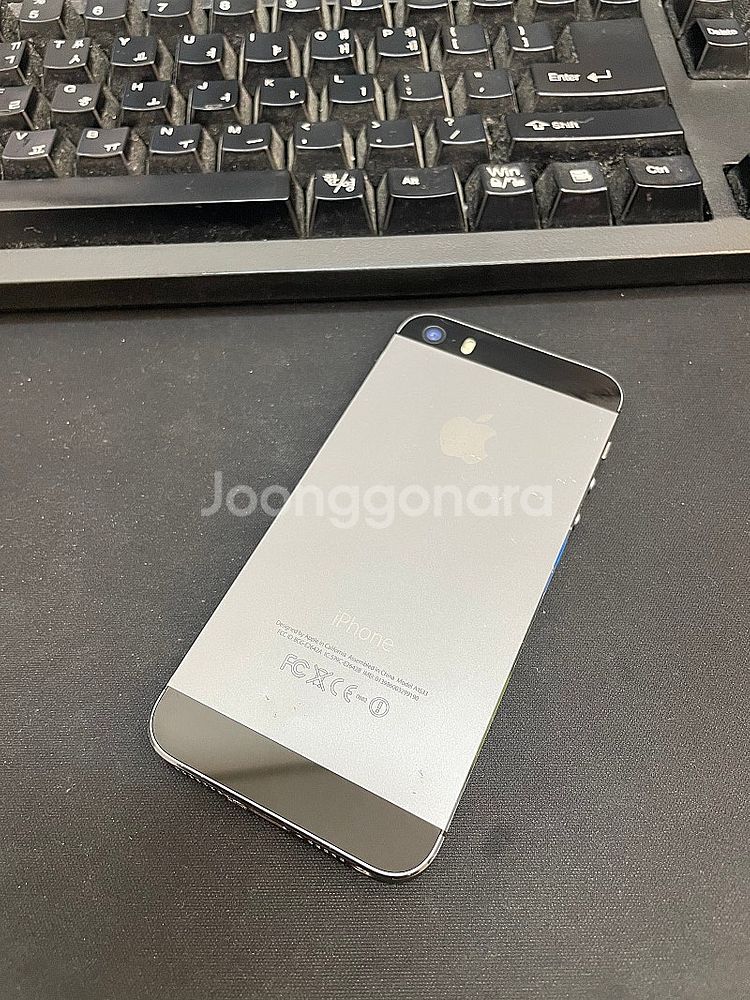 아이폰5S 그레이 16GB 해외판 가성비좋은 중고8만팝...--1