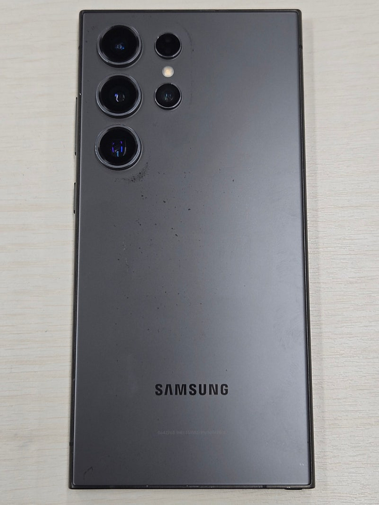 갤럭시 S24울트라 블랙색상 256용량 상태좋은 가성비 단말기 79만 판매합니다 이미지