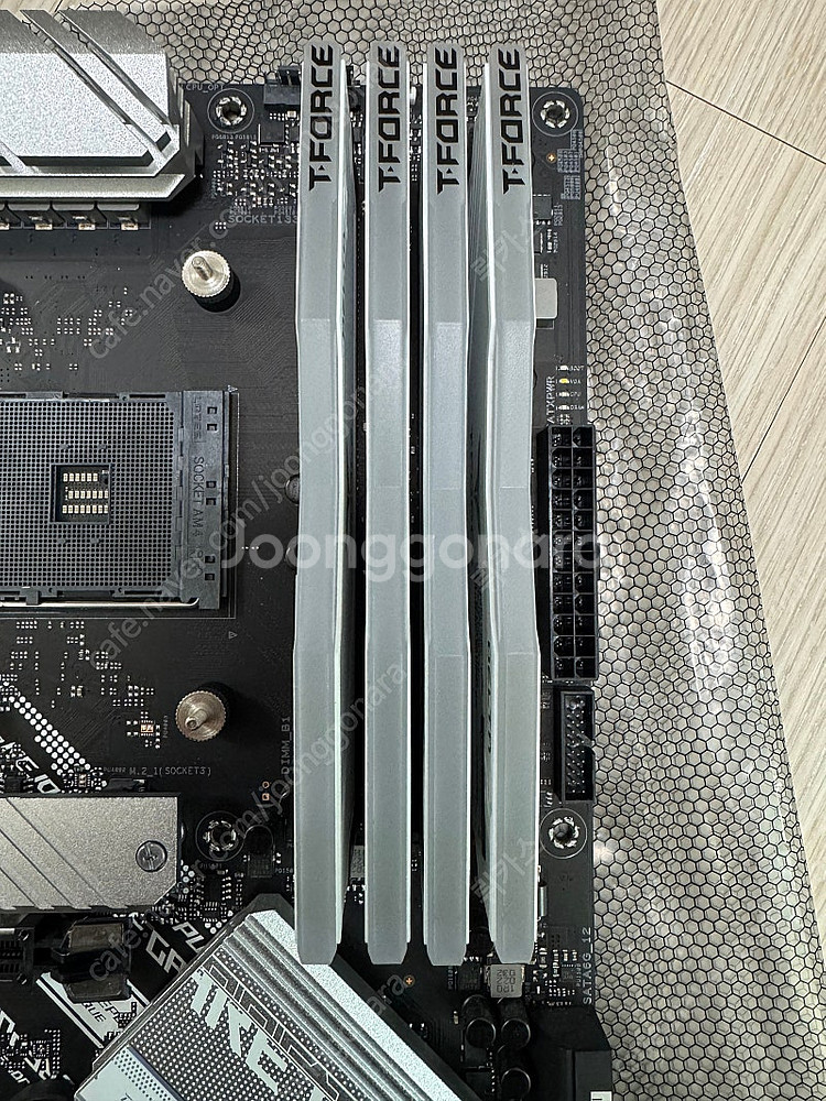 팀그룹 t-force DDR4 CL16 Delta RG...--1