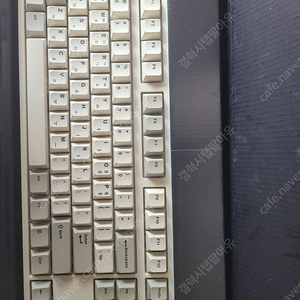 레오폴드 FC750R PD 화이트투톤 적축 팔아요