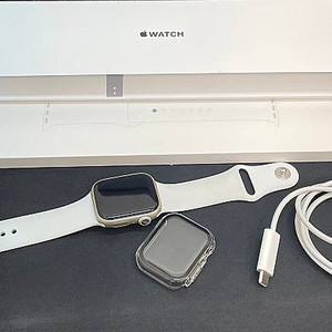 애플워치8 실버 41mm 배터리100% 상태좋은 중고26만팝니다.