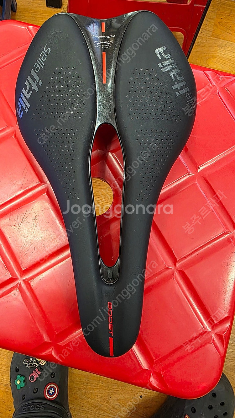 셀레이탈리아 노부스 에보 카본 안장 145mm 팝니다--1