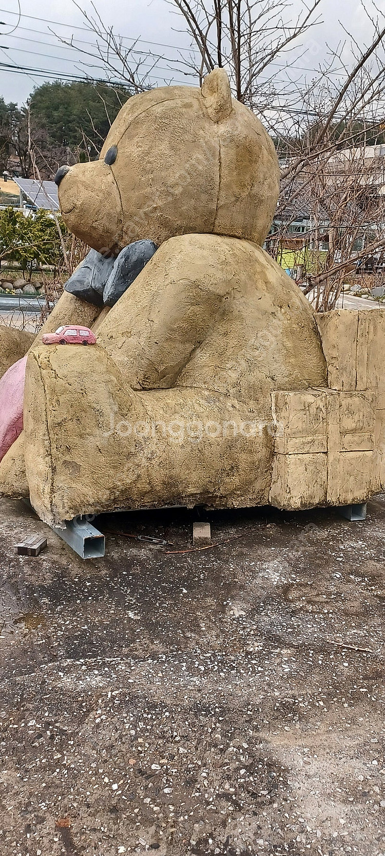 조형물 곰돌이 나무토막--1