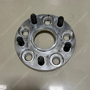 테슬라용 허브스페이스 20mm 판매합니다.