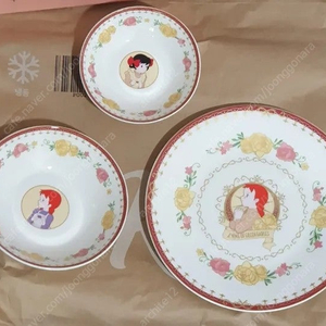 새제품 빨간머리앤 접시 찬기 아리타 벚꽃 앞접시 한국도자기 커피잔 젠한국