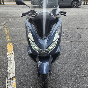 혼다 PCX 22년식 팝니다.