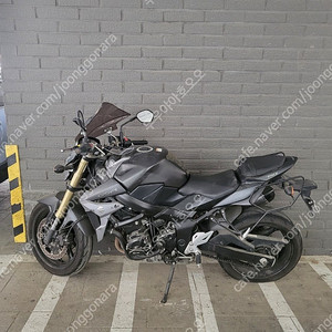 스즈끼 GSR-750 16년식 적은 키로수 판매합니다(금액다운)