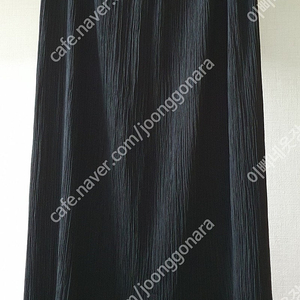 정품 이세이미야케 ISSEYMIYAKE FETE해칭 플리츠 미디스커트 블랙