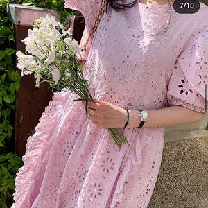 바이씨니 꽃잎펀칭 원피스