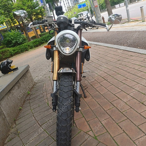 몬디알 힙스터125 17년식 화이트 색상 팔아요