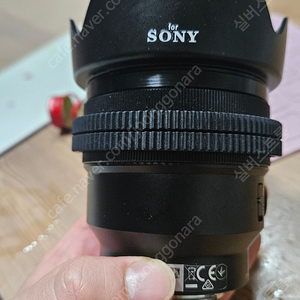소니 sony 85mm f1.8 렌즈 팝니다.