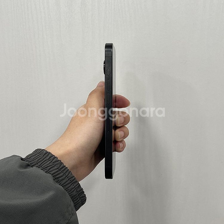 06473 아이폰15프로 블랙티타늄 256GB A급 부...--4