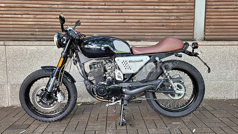 한웨이 블랙카페125 판매 합니다.--0