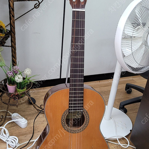 수제 탑솔리드 김정국 35호 클래식 기타 팔어요~