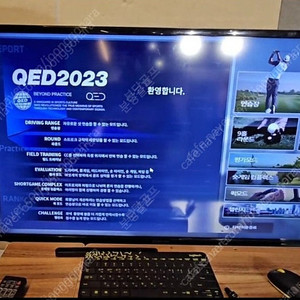 스크린골프 겸 QED프로 타석스크린 스윙분석기 스크린게임50코스 내장 2023년형.자동업글 전용오토티업기.측면카메라.히다치빔프로젝트(신품급)