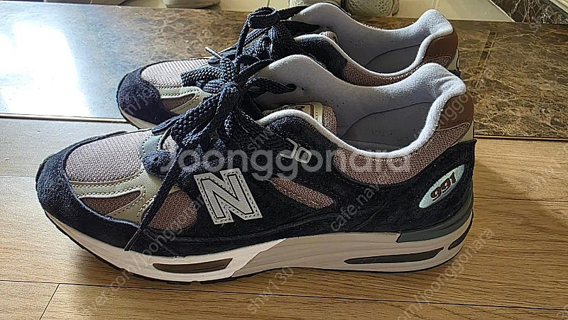 뉴발란스 991v2 팔아요--1