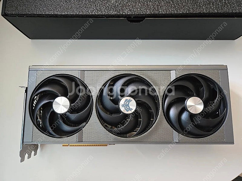 SAPPHIRE 라데온 RX 9070 NITRO+--0