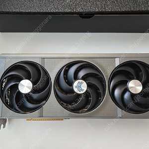 SAPPHIRE 라데온 RX 9070 NITRO+