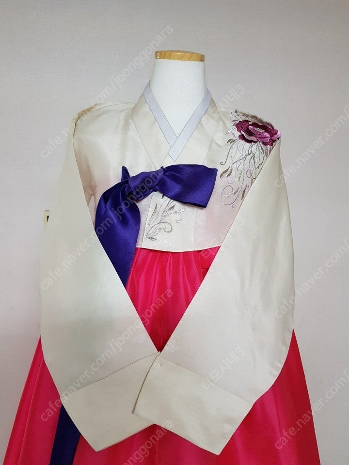 예쁜 여성한복 이미지