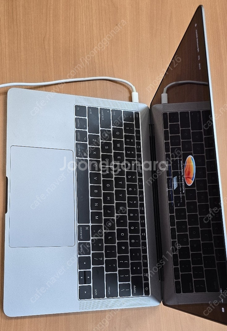 MacBookPro Core i5 2.3 13 inch...--0