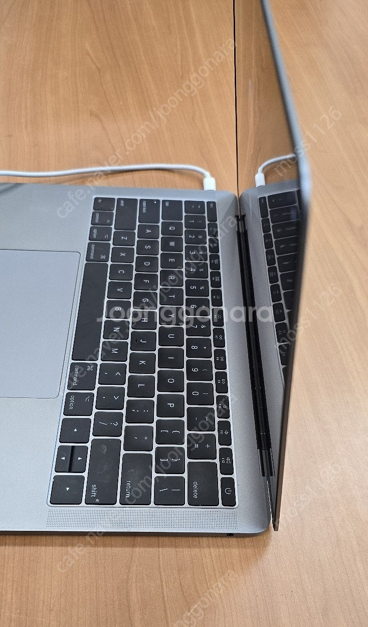 MacBookPro Core i5 2.3 13 inch...--2
