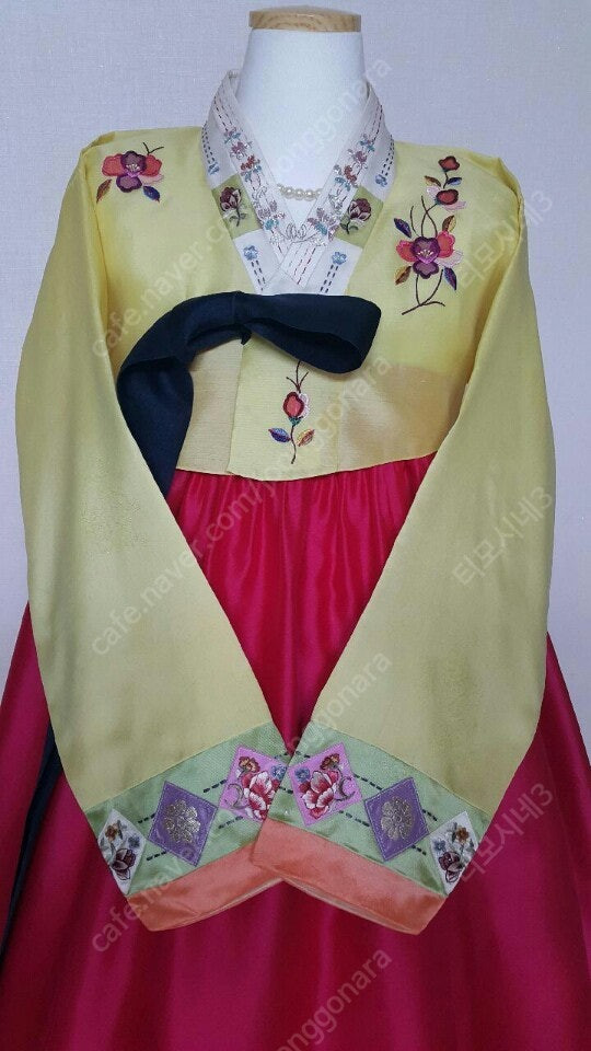 예쁜 여성한복 이미지