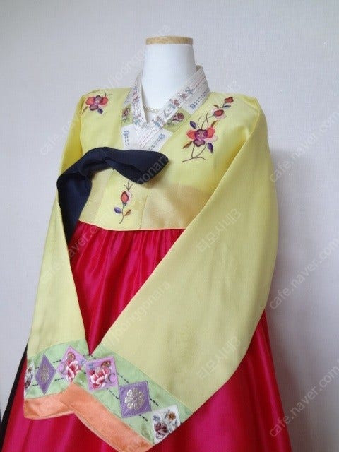 예쁜 여성한복 이미지