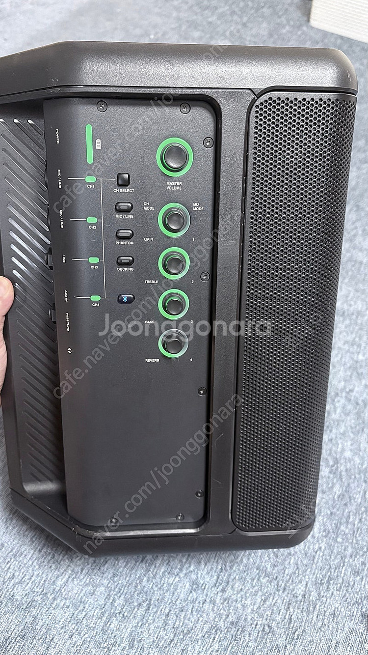 JBL EON ONE Compact 1통--4