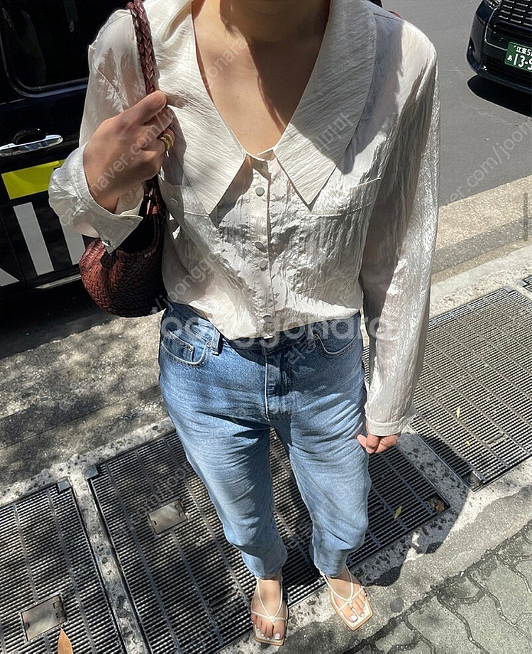 무니드 로우 칼라 블라우스 크림--0