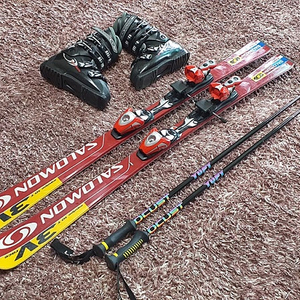 살로몬 쥬니어 스키 세트(스키 140cm, 부츠250mm)