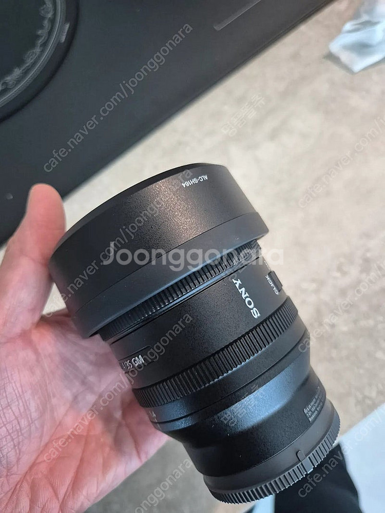 소니 35gm 1.4 렌즈 팝니다(사용을 거의못했어요)--5