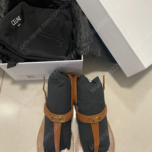 셀린느 샌들 38.5