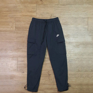 나이키 카고바지 M, 디스커버리 후드바람막이 자켓 95,M, 언더아머 트레이닝 바지 M, 나이키 자켓 100, 스파이더 레터링 트레이닝 바지 M, 데상트 트레이닝바지 M, 나이키