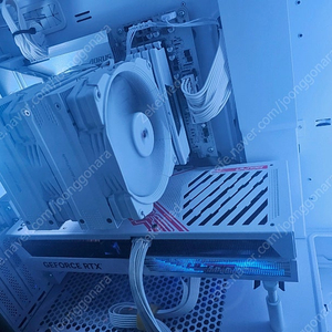 COLORFUL iGame 지포스 RTX 4070 Ti Ultra OC D6X 12GB White