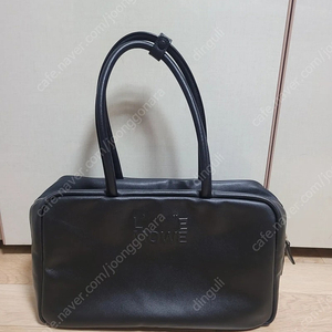 르모위 숄더백 팝니다
